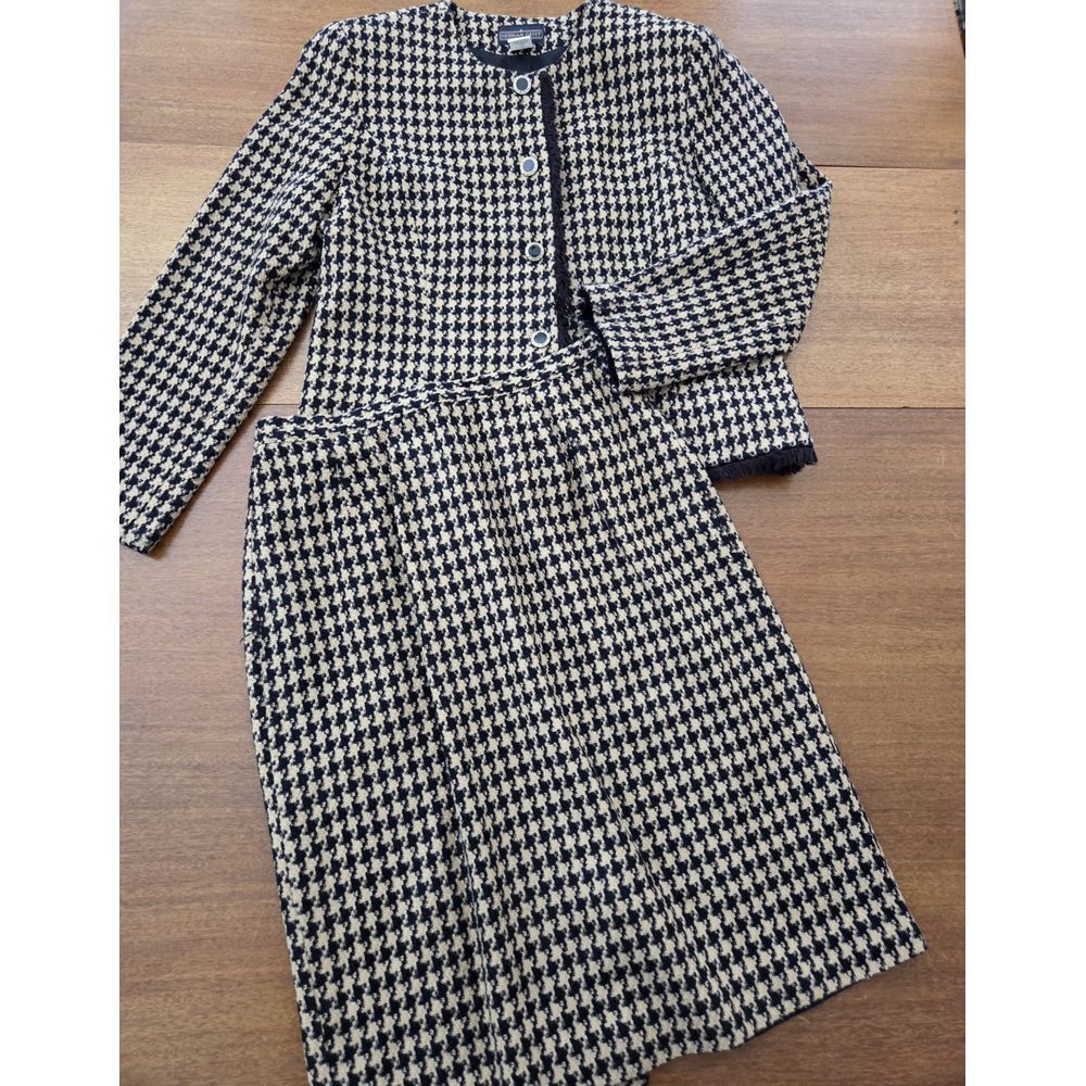 Women's Herman Geist Two Piece Skirt Suit Houndstooth Black Tan 12 Button Jacket